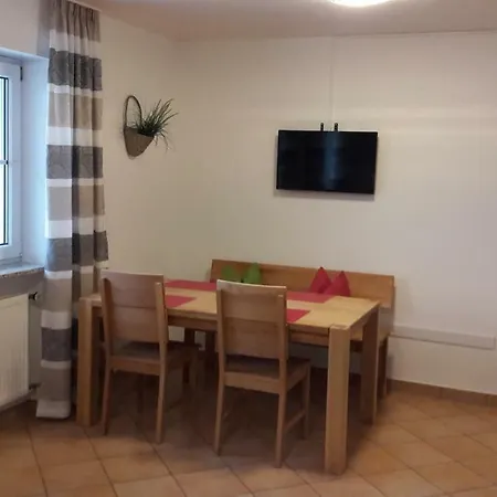 Gaestehaus Brunnerhof - Reisen Appartement